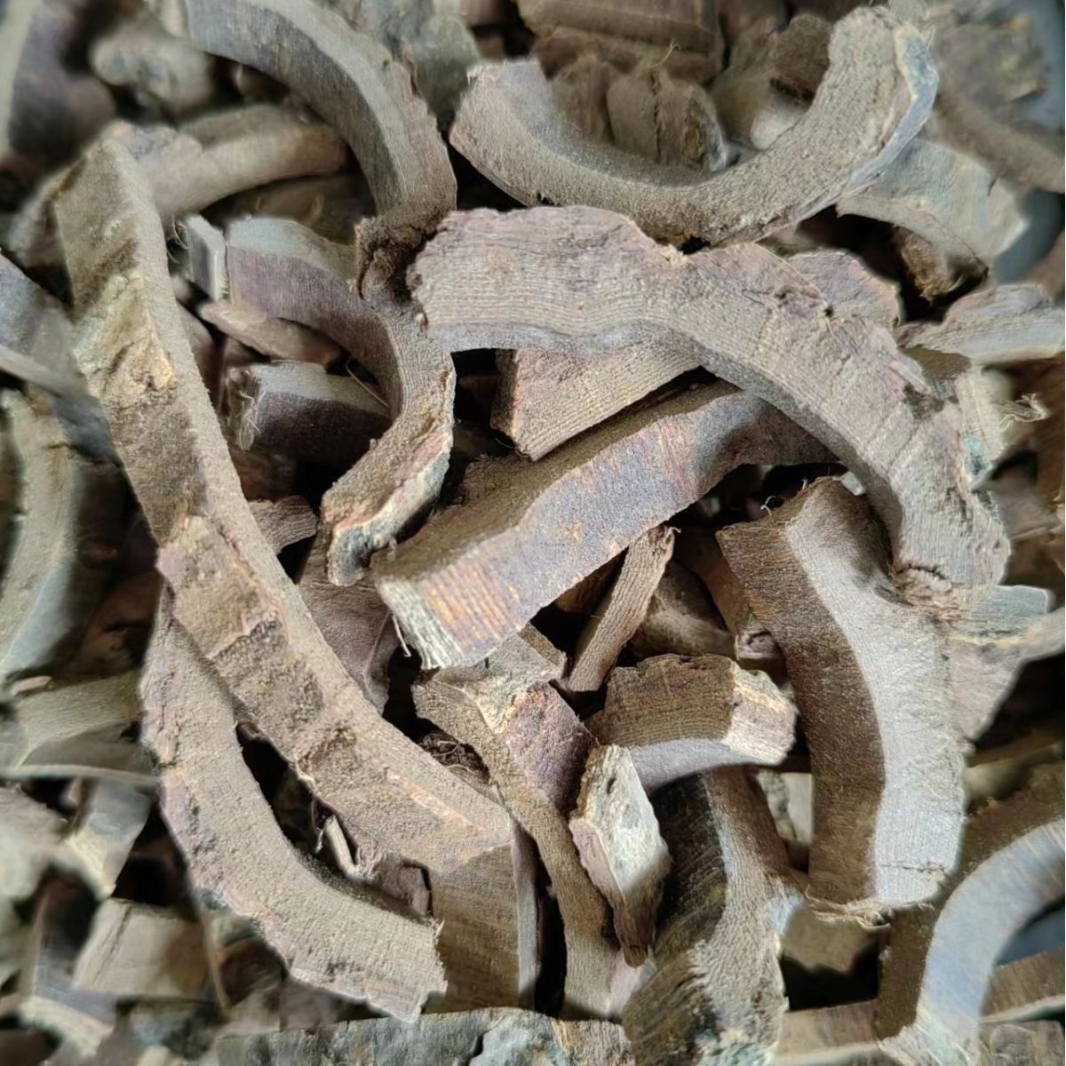 Root-Bark of Japanese Plum · Prunus Salicina · Li Gen Pi · 李根皮 - Renji Herbal Therapy