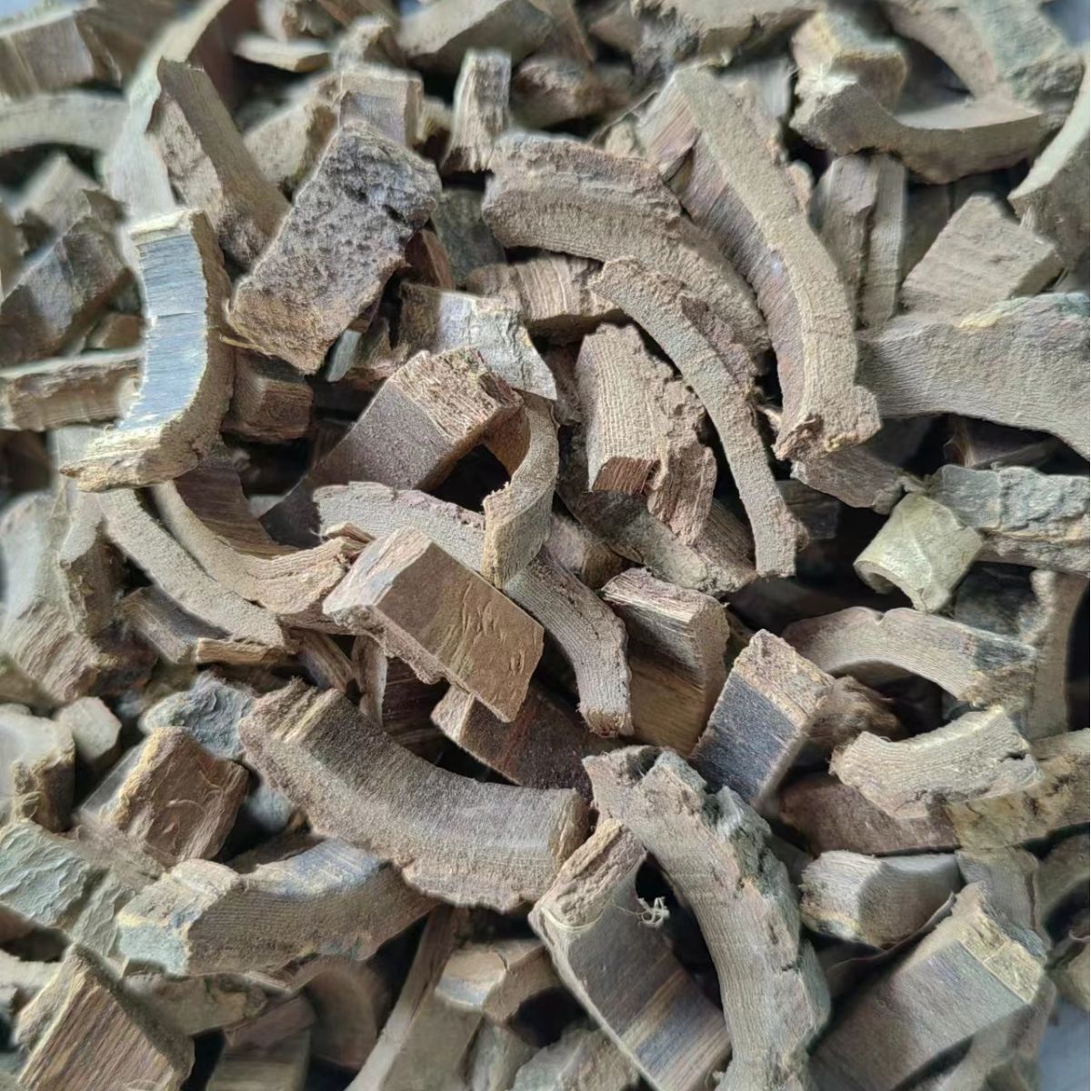 Root-Bark of Japanese Plum · Prunus Salicina · Li Gen Pi · 李根皮 - Renji Herbal Therapy