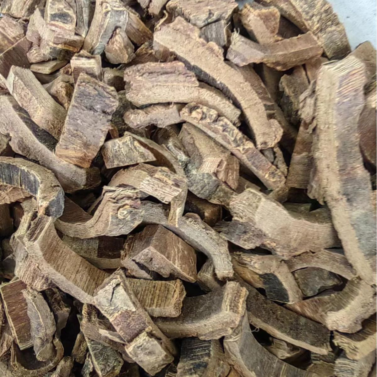 Root-Bark of Japanese Plum · Prunus Salicina · Li Gen Pi · 李根皮 - Renji Herbal Therapy